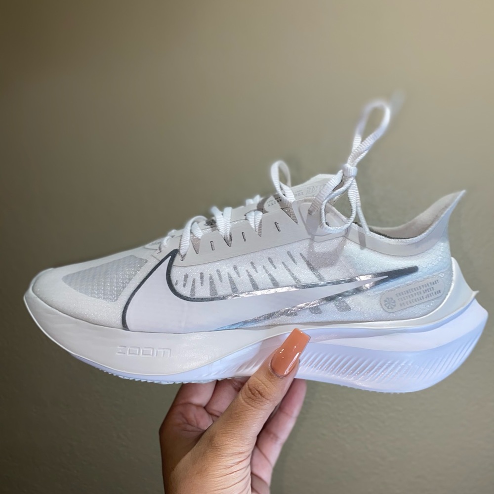 Nike Zoom Gravity sneakers